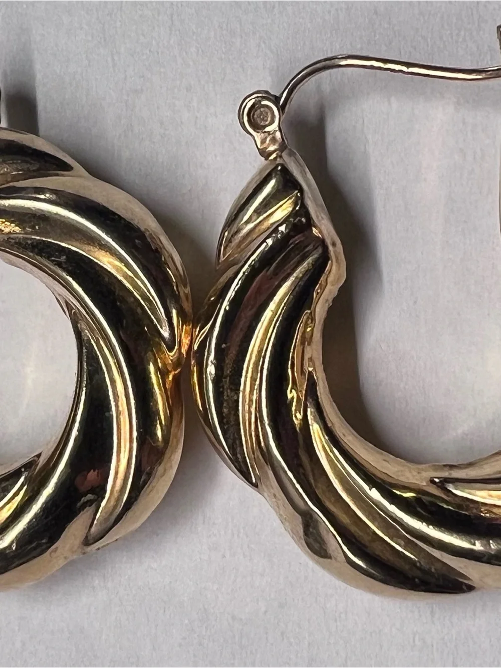 14k Gold 4.2g Rope Twist puffy hollow Thick Hoop earrings vintage 80s
